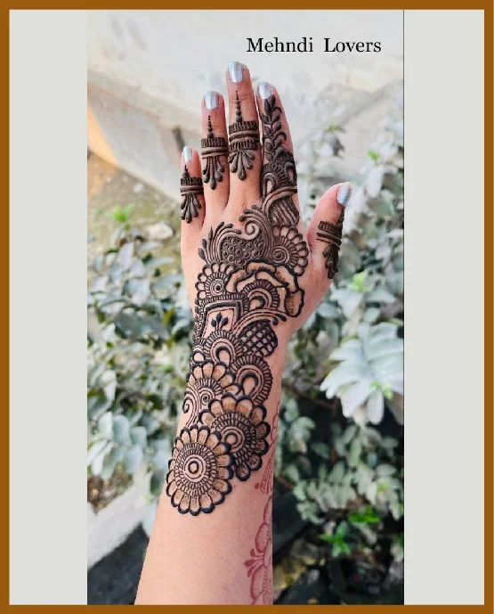 Detailed Stylish Back Hand Henna For Modern Women Stylish Back Hand Mehndi Design